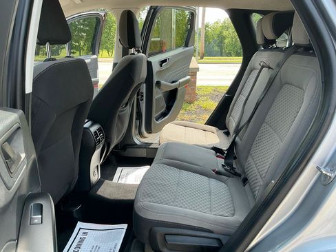 Used 2022 Ford Escape SE w/ Convenience Package FWD image 10