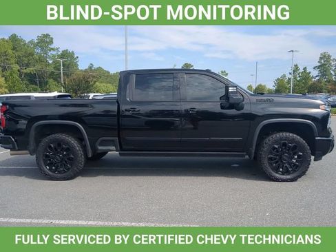 Used 2026 Chevrolet Silverado 2500 High Country w/ Midnight Edition AWD/4WD image 4