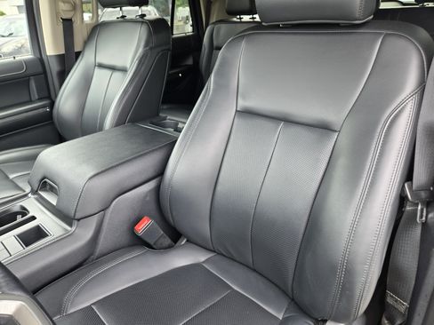 Used 2023 Ford Expedition XLT RWD image 17