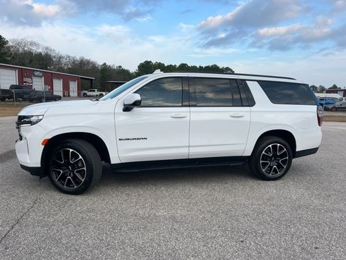 Used 2021 Chevrolet Suburban RST w/ Luxury Package image 3