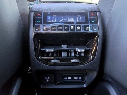 Used 2026 Jeep Grand Cherokee Summit w/ Obsidian Package AWD/4WD image 25