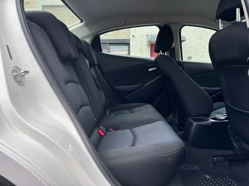 Used 2019 Toyota Yaris L FWD image 20
