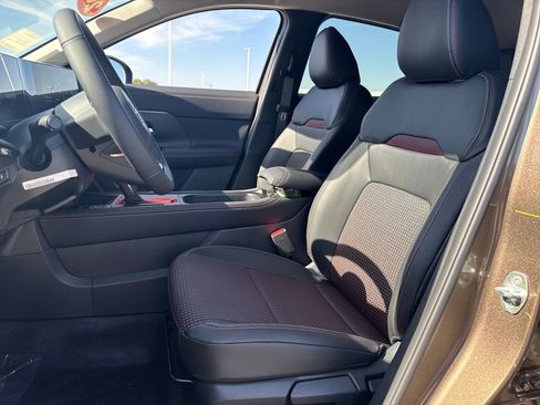 New 2026 Nissan Kicks SR image 17