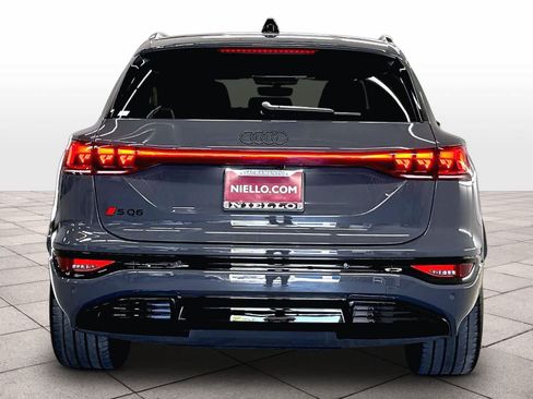 Certified 2025 Audi SQ6 e-tron Prestige w/ Black Edition One AWD/4WD image 7