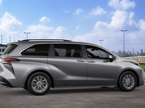 New 2026 Toyota Sienna XLE FWD image 27