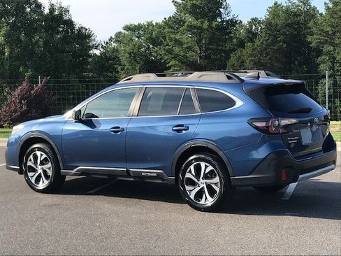 Used 2022 Subaru Outback Limited AWD/4WD image 3