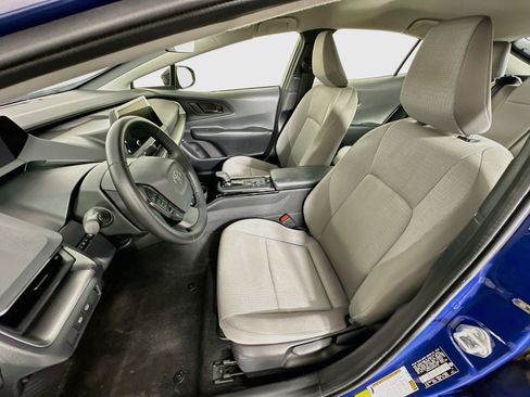 Used 2025 Toyota Prius LE FWD image 13