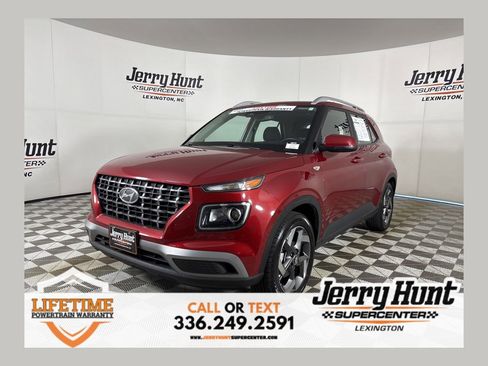 Used 2025 Hyundai Venue SEL FWD image 1