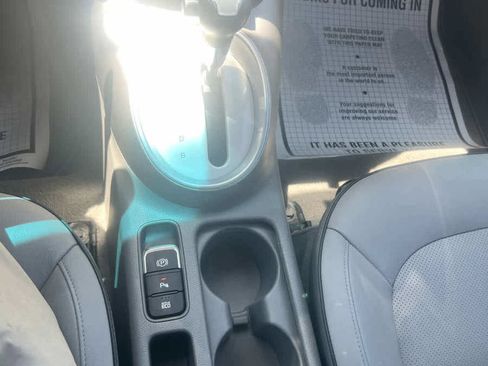 Used 2019 Kia Soul EV + image 21