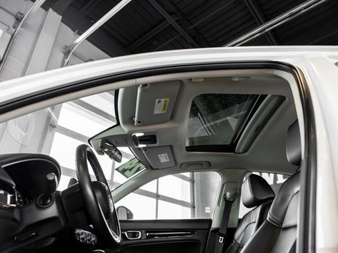 Used 2024 Honda Civic EX-L image 8