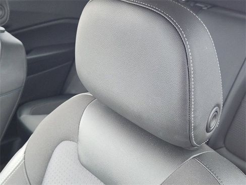 Certified 2024 Chevrolet Trax LT w/ Sunroof Package image 16