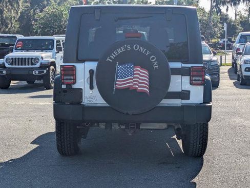 Used 2018 Jeep Wrangler Sport AWD/4WD image 5