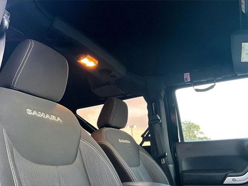 Used 2016 Jeep Wrangler Sahara w/ Connectivity Group image 25