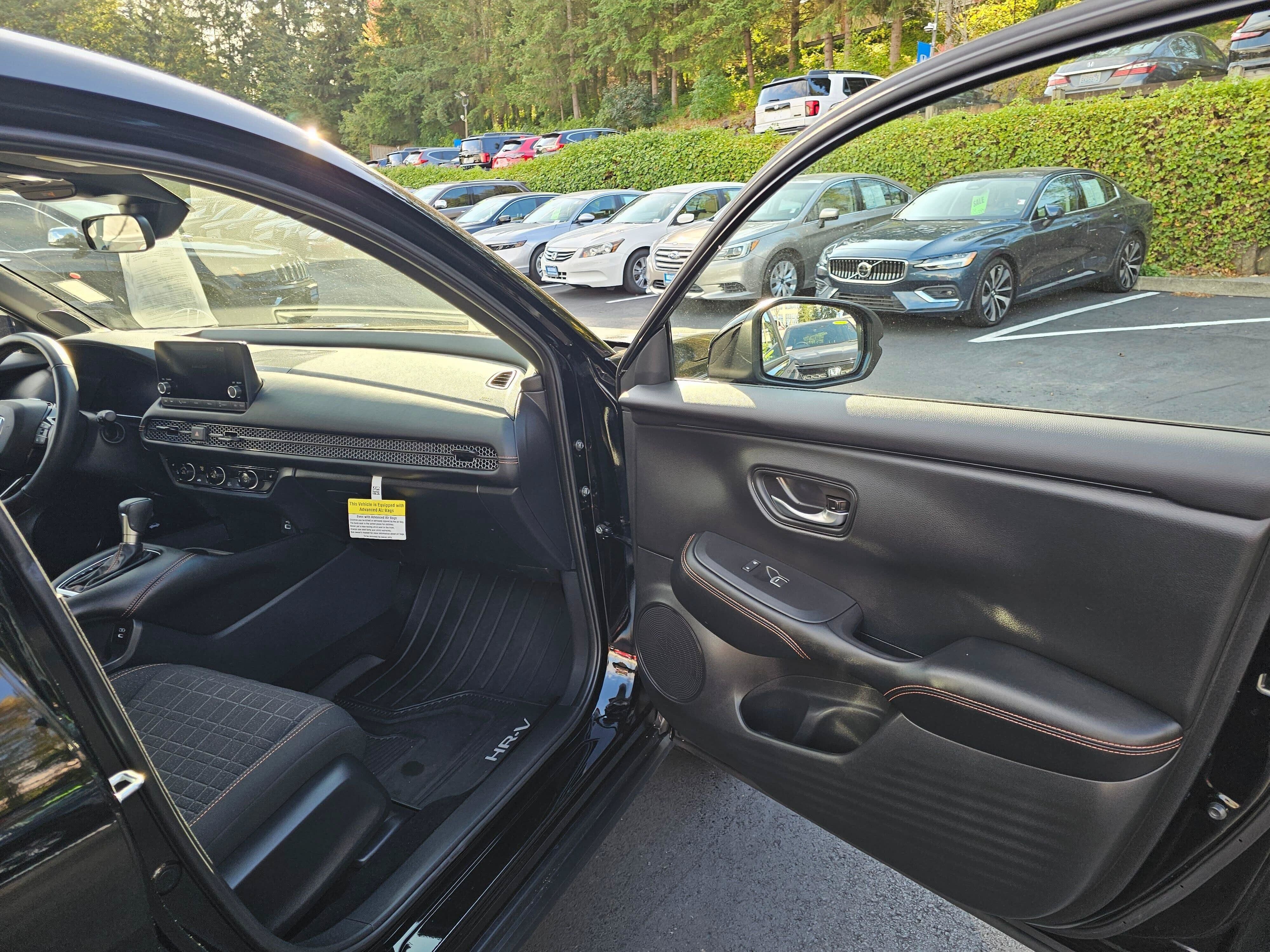 Used 2025 Honda HR-V Sport image 12