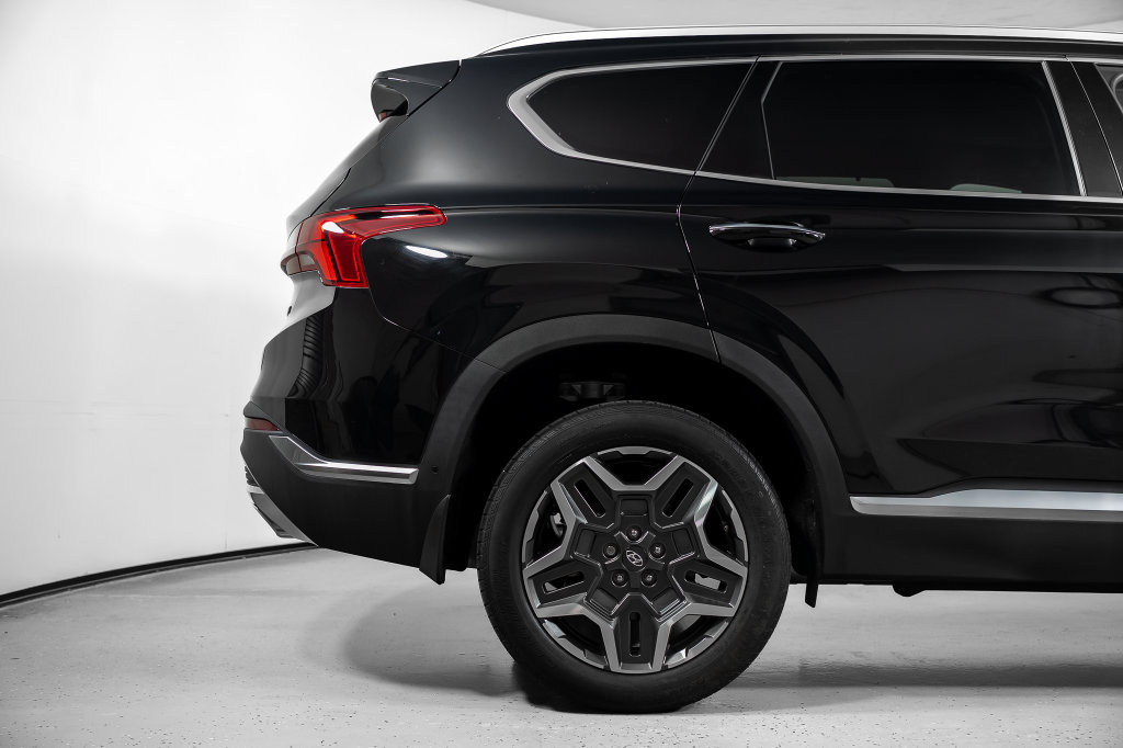 Certified 2023 Hyundai Santa Fe Limited AWD/4WD image 6