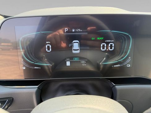 New 2026 Kia Niro EX FWD image 13
