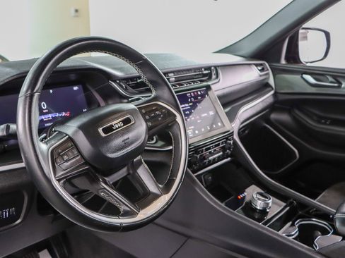 Used 2022 Jeep Grand Cherokee L Laredo image 22