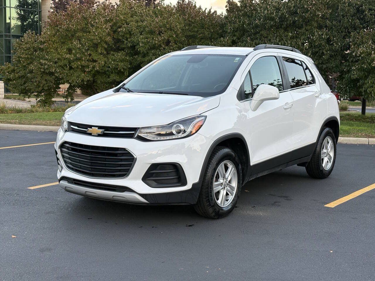 Used 2019 Chevrolet Trax LT AWD/4WD image 3