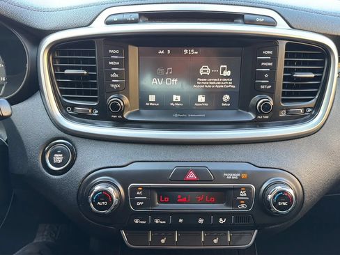 Used 2019 Kia Sorento EX AWD/4WD image 18