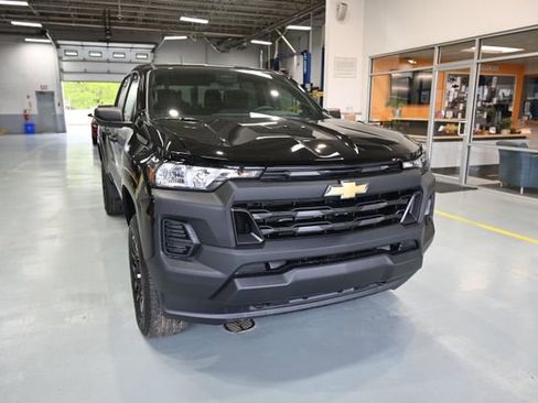 New 2026 Chevrolet Colorado W/T w/ WT Custom Package AWD/4WD image 3