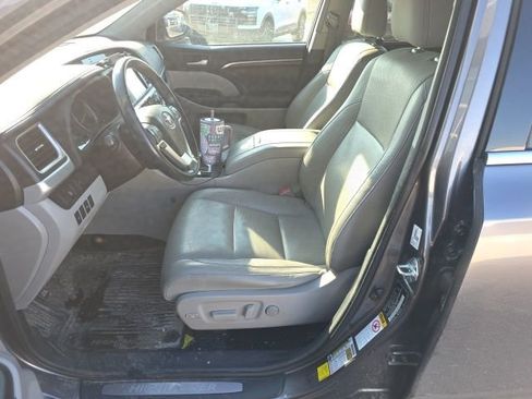 Used 2015 Toyota Highlander Limited Platinum image 7