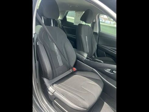 Used 2022 Hyundai Elantra SEL w/ Cargo Package FWD image 21