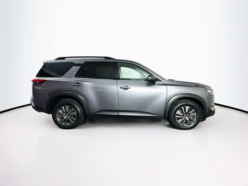 Used 2025 Nissan Pathfinder SV AWD/4WD image 10