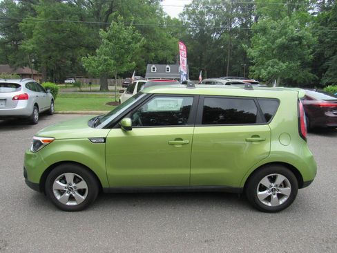 Used 2017 Kia Soul FWD image 3