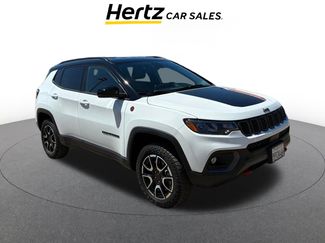 Used 2025 Jeep Compass Trailhawk video 1
