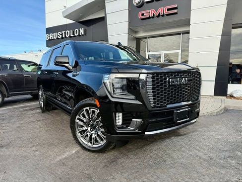 Used 2024 GMC Yukon XL Denali Ultimate image 3