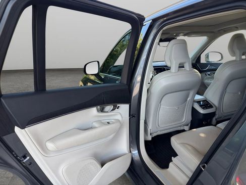 Used 2020 Volvo XC90 T5 Momentum w/ Protection Package Premier AWD/4WD image 14