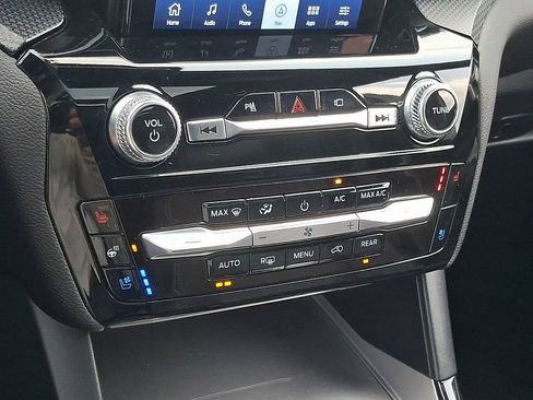 Used 2022 Ford Explorer ST w/ Equipment Group 401A AWD/4WD image 18