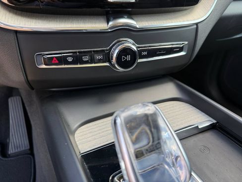 Used 2022 Volvo XC60 B5 Inscription w/ Advanced Package AWD/4WD image 20