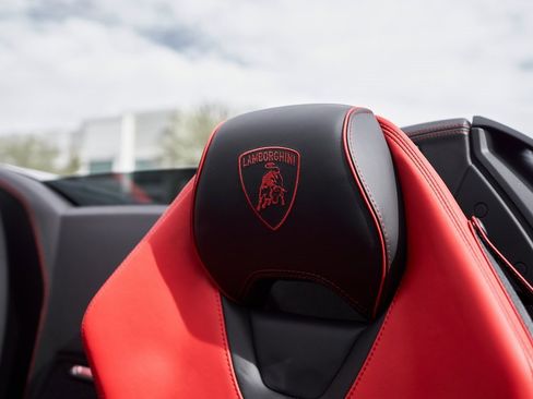 Used 2021 Lamborghini Huracan EVO image 41