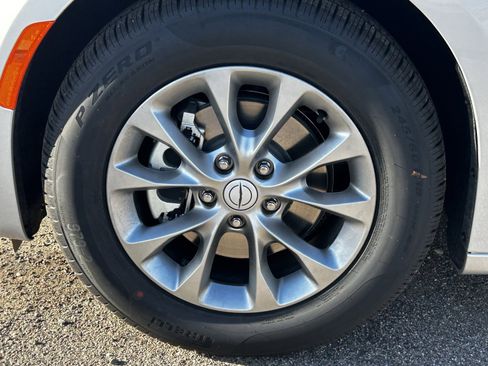 New 2026 Chrysler Pacifica Limited image 6