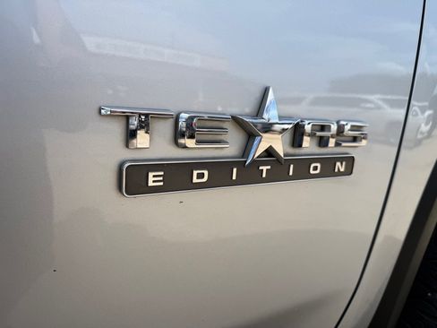 Used 2020 Chevrolet Silverado 2500 LT w/ Texas Edition AWD/4WD image 9