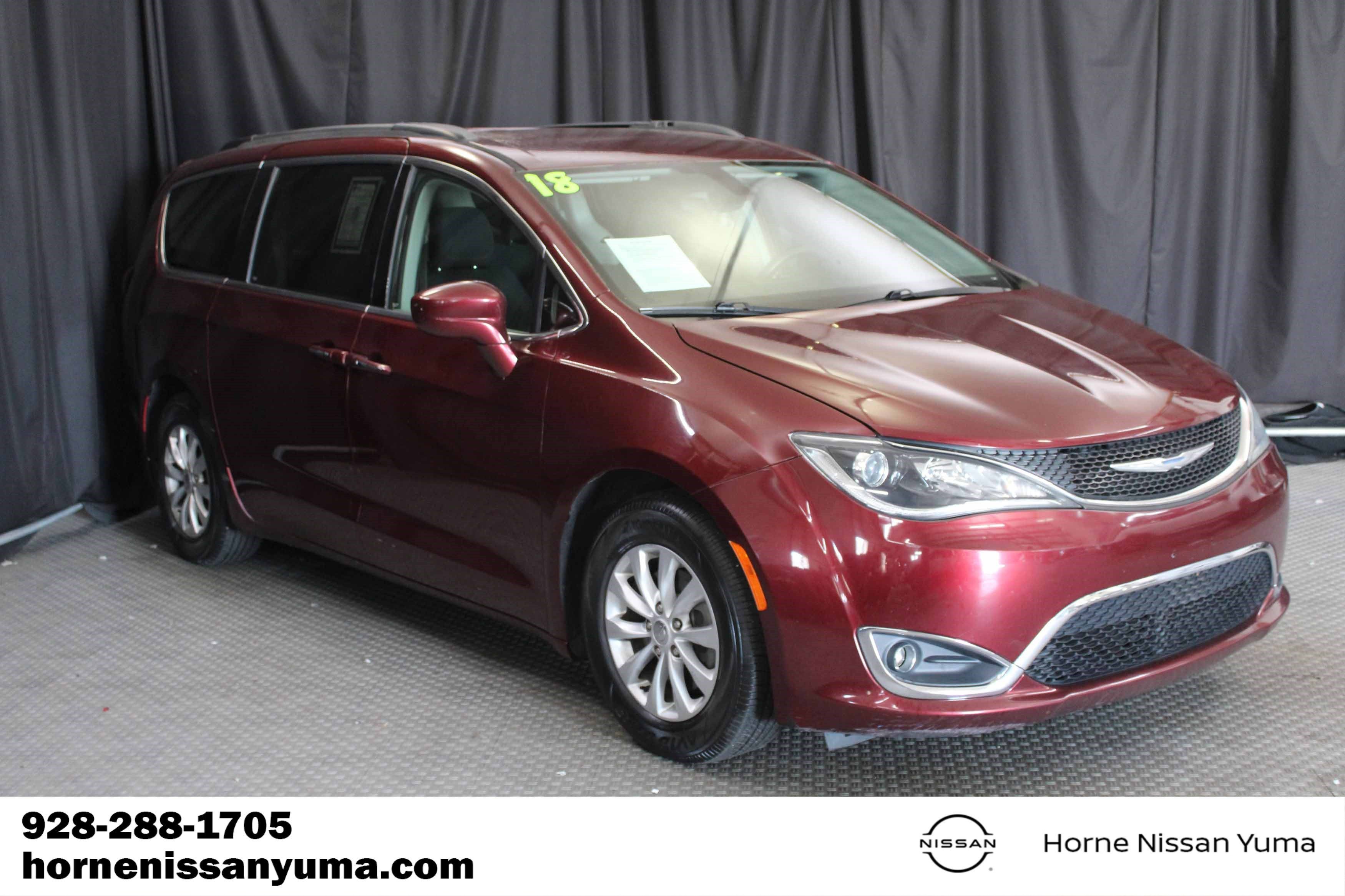 Used 2018 Chrysler Pacifica Touring Plus FWD image 1