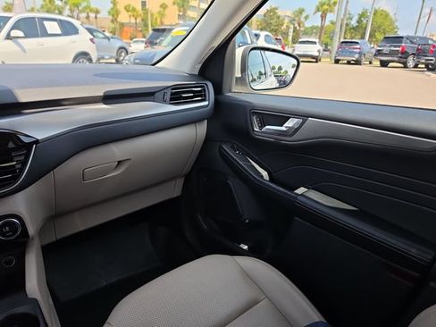Used 2021 Ford Escape Titanium AWD/4WD image 11