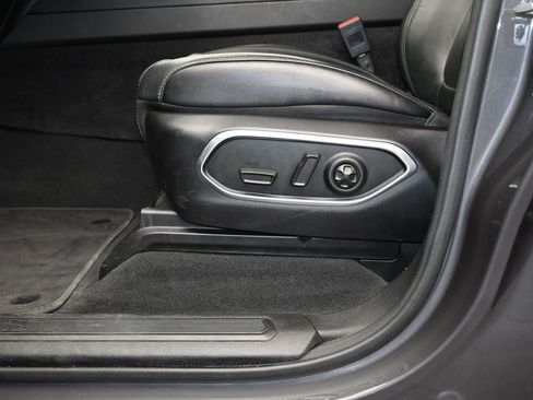 Used 2024 Jeep Wagoneer Series II w/ Flexible Seating Group RWD image 22