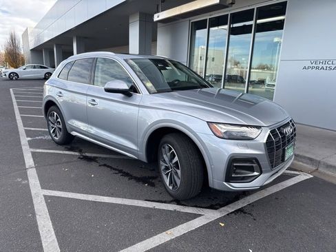 Certified 2021 Audi Q5 Prestige image 2