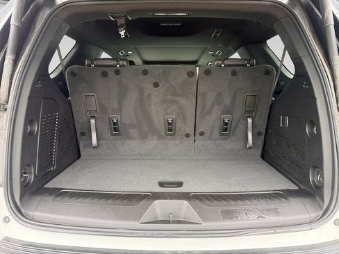 Used 2023 GMC Yukon SLT AWD/4WD image 46