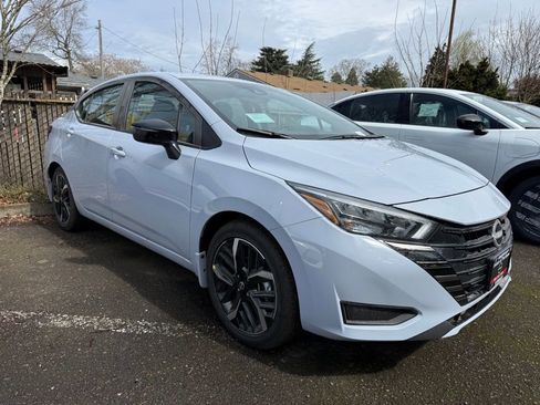 New 2025 Nissan Versa SR w/ Trunk Package image 4