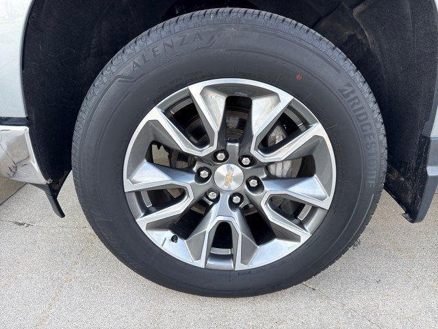 Used 2024 Chevrolet Silverado 1500 LT AWD/4WD image 10