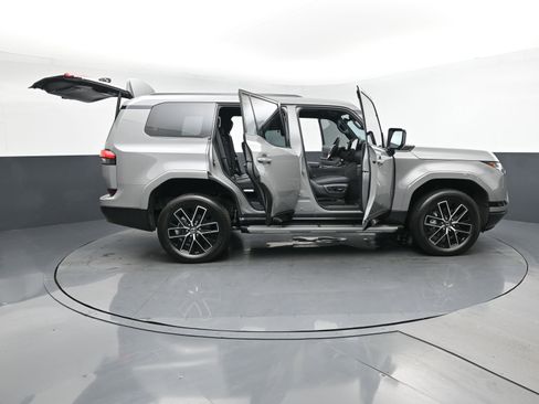 Used 2024 Lexus GX 550 image 30