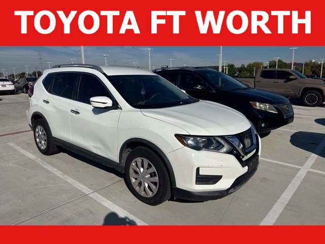 Used 2017 Nissan Rogue S w/ Appearance Package FWD image 1
