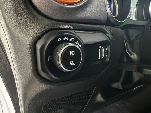 Used 2023 Jeep Gladiator Mojave w/ LED Lighting Group AWD/4WD image 20