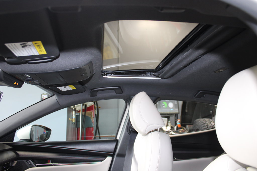 Used 2023 MAZDA MAZDA3 s FWD image 23