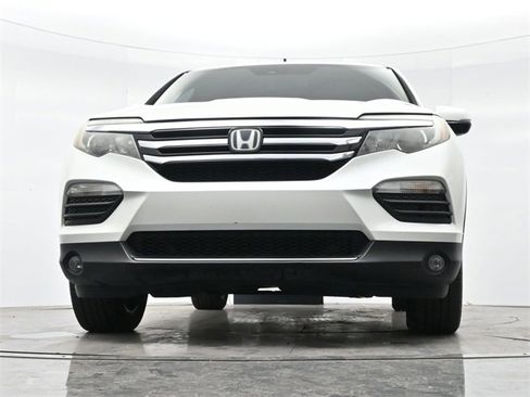 Used 2016 Honda Pilot Touring image 32
