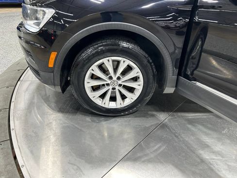Used 2018 Volkswagen Tiguan SE w/ Panoramic Sunroof Package AWD/4WD image 28