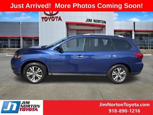 Used 2020 Nissan Pathfinder SV FWD image 4